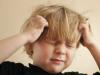 Tegn på hjernerystelse hos barn og hvordan man behandler det