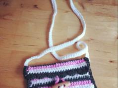 Small knitted handbag